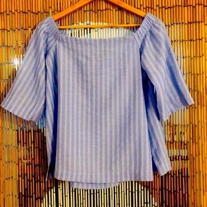 Ann Taylor, a blouse with 3/4 sleeve 🥂🌺